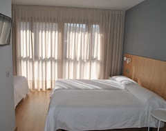 Hotel Hostal Universitat (Cervera, Spain)