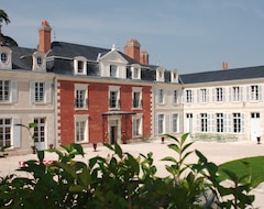 Hotel & Spa Du Domaine Des Thomeaux, The Originals Relais Relais Du Silence (Mosnes, France)