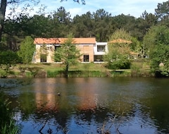 Otel Du Lac (Valréas, Fransa)