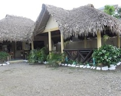 Khách sạn Palm Grove Saud Holiday Complex (Pagudpud, Philippines)