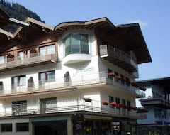 Otel Garni Jennewein (Mayrhofen, Avusturya)