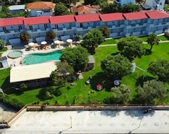 Hotel Nikiforos Village (Hanioti, Greece)