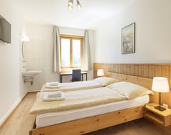 Albergue Hostel by Randolins (Saint Moritz, Suiza)
