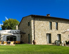 Khách sạn Acquaghiaccia SPA & Country House (Baschi, Ý)