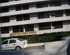 Hotel Apollon Suites (Karystos, Greece)