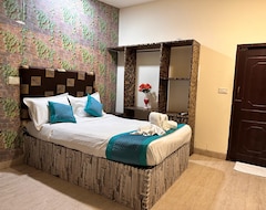 Hotel Rj18 Beach Resort (Baga, Indien)
