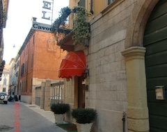 Hotel Cavour (Verona, Italy)