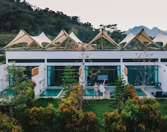 Otel The x10 private pool villa & resort khao yai (Nakhon Ratchasima, Tayland)
