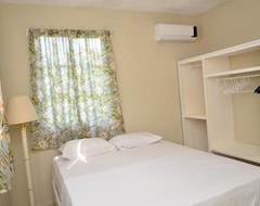 Khách sạn Trade Winds Vacation Rentals (Samana, Cộng hòa Dominica)