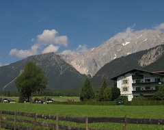 Hotel Apartamento y habitaciones en un edificio de apartamentos con magníficas vistas (Mieming, Austria)