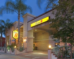 Otel Super 8 By Wyndham North Hollywood (North Hollywood, ABD)