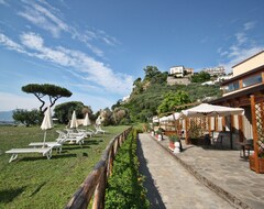 Khách sạn Il Sireneo (Vico Equense, Ý)