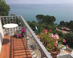 Hotel Camera con Vista Mare-Blu Panoramic (Sirolo, Italy)