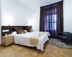 Otel Living Valencia Apartments - Merced (Valensiya, İspanya)