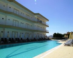 Hotel Nikolas Villas (Agia Pelagia, Greece)