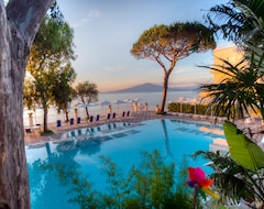 Khách sạn Grand Hotel Riviera (Sorrento, Ý)