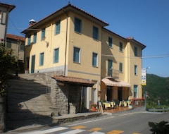 Khách sạn Amelia (Marliana, Ý)