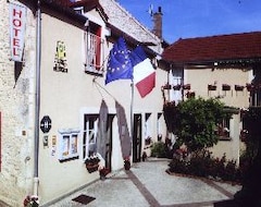 Khách sạn Logis Auberge De La Fontaine (Villiers-sur-Suize, Pháp)