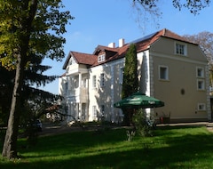 Pansion Odonow Manor House (Kazimierza Wielka, Poljska)