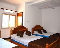 Hotel Sunraay Beach Inn (Trincomalee, Šri Lanka)