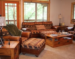 Entire House / Apartment Cozy 3 Story Cabin - Near River And Lake (Lewiston, USA)