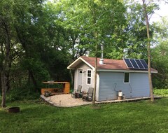 Entire House / Apartment Heritage Hideaway- Tiny House (Chatfield, USA)