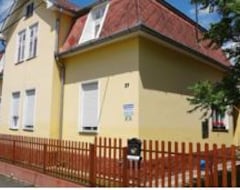 Toàn bộ căn nhà/căn hộ Villa Napsugár (Balatonlelle, Hungary)