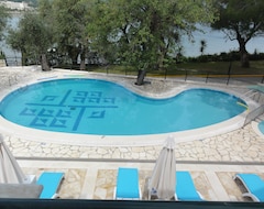 Khách sạn St Nicholas Beach Apartments (Dassia, Hy Lạp)