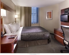 Hotel River (Chicago, USA)