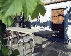 Toàn bộ căn nhà/căn hộ Ancient Casa Rivoira Cherry (Masera, Ý)