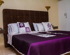 Khách sạn Roses Guest House (Kumasi, Ghana)