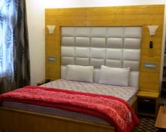 Hotel Grand Inn - Srinagar (Srinagar, India)