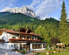 Khách sạn Das Halali - dein kleines Hotel an der Zugspitze (Ehrwald, Áo)