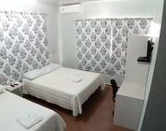 Giroto Hotel (Realeza, Brasil)