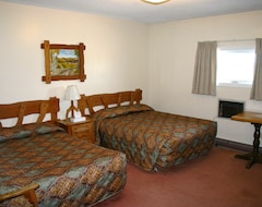 Khách sạn Agassiz Park Lodge (McCreary, Canada)