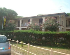 Khách sạn Il Boschetto (Follonica, Ý)
