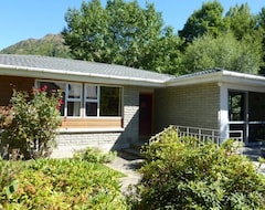 Toàn bộ căn nhà/căn hộ Poplar Lodge - Large Comfortable Home, 7 Bedrooms. Enjoy The Space! (Arrowtown, New Zealand)