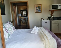 Hotel Champagne Stays (Paarl, South Africa)