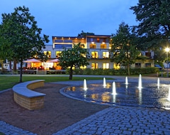 Khách sạn Hotel am Kurpark (Zinnowitz, Đức)