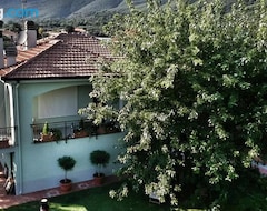 Cijela kuća/apartman Independent Apartment With A Fabulous Patio - Casa Penny (Cisano sul Neva, Italija)