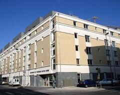 Hotel Sejours & Affaires Reims Clairmarais (Reims, France)