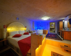 Hotelli Fosil Cave Hotel (Ürgüp, Turkki)