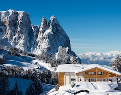Hotel Chalet Dolomites (Alpes Suizos, Italia)