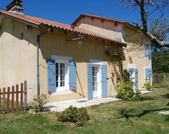 Cijela kuća/apartman Detached House For 5 People (Antonne-et-Trigonant, Francuska)