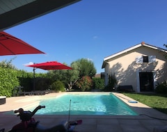 Toàn bộ căn nhà/căn hộ Cottage With Swimming Pool In The Heart Of The Wine Route (La Lande-de-Fronsac, Pháp)