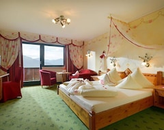 From 7 Days Double Room, Shower And Bath, Wc, Balcony - Hotel Alpenschlössl (Soell, Austrija)