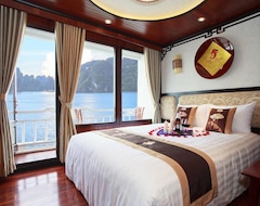 Hotel Viola Cruise Halong Bay (Hong Gai, Vietnam)
