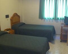 Guesthouse Hostal Juanito (Móstoles, Spain)