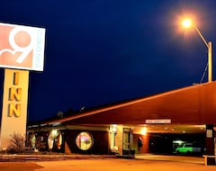 Motel Cloud 9 Inn (Whitecourt, Canada)