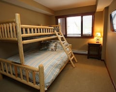 Hotel Canmore Place Condos (Canmore, Canada)